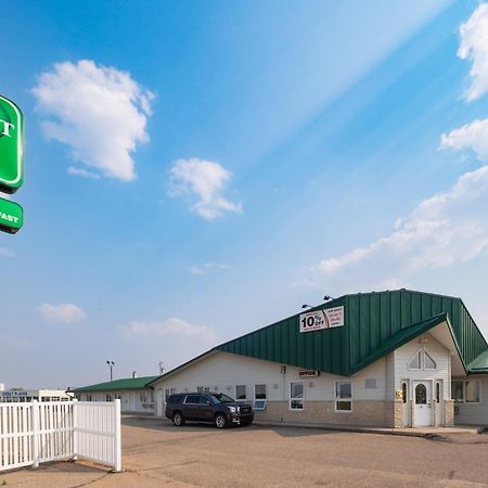 Perfect Inns & Suites Weyburn Exterior foto