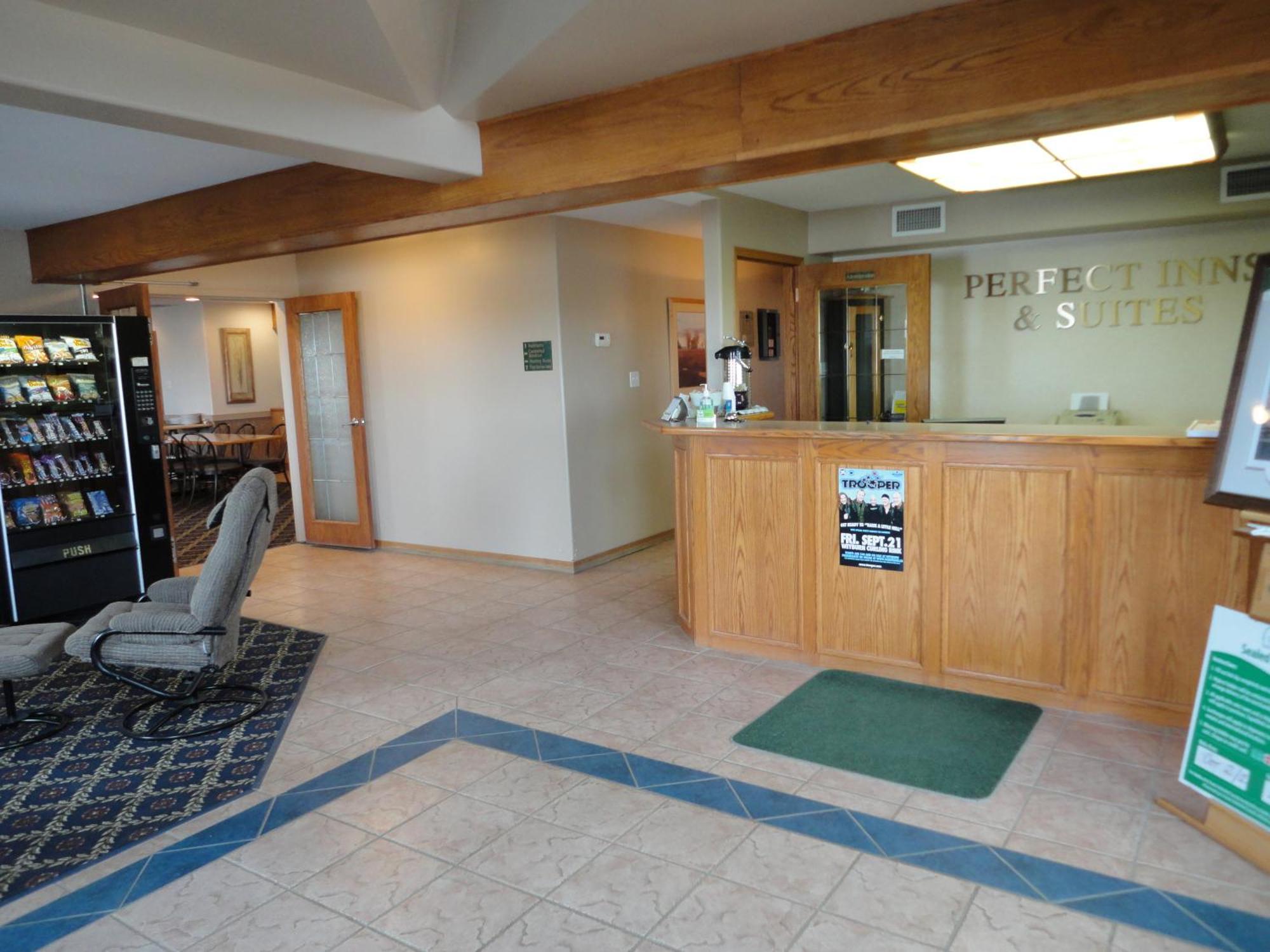 Perfect Inns & Suites Weyburn Exterior foto