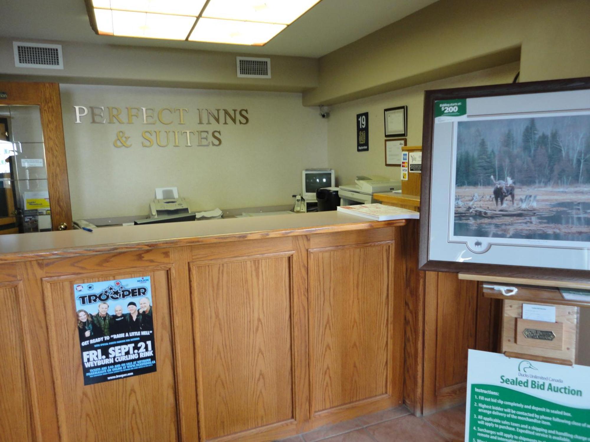 Perfect Inns & Suites Weyburn Exterior foto